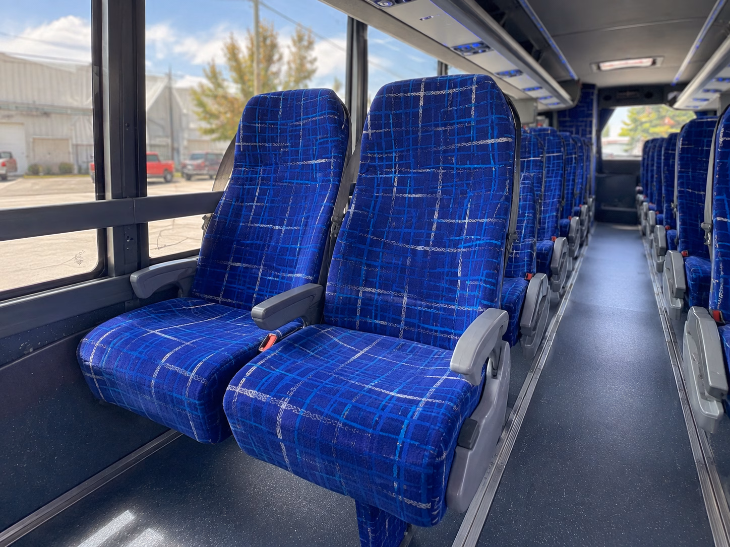 airport to office and hotel shuttle service for sioux falls corporate groups