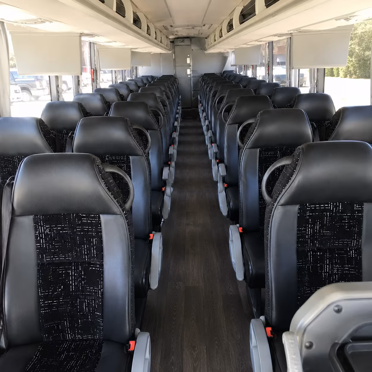 lincoln charter bus transportation to and from lincoln area airports