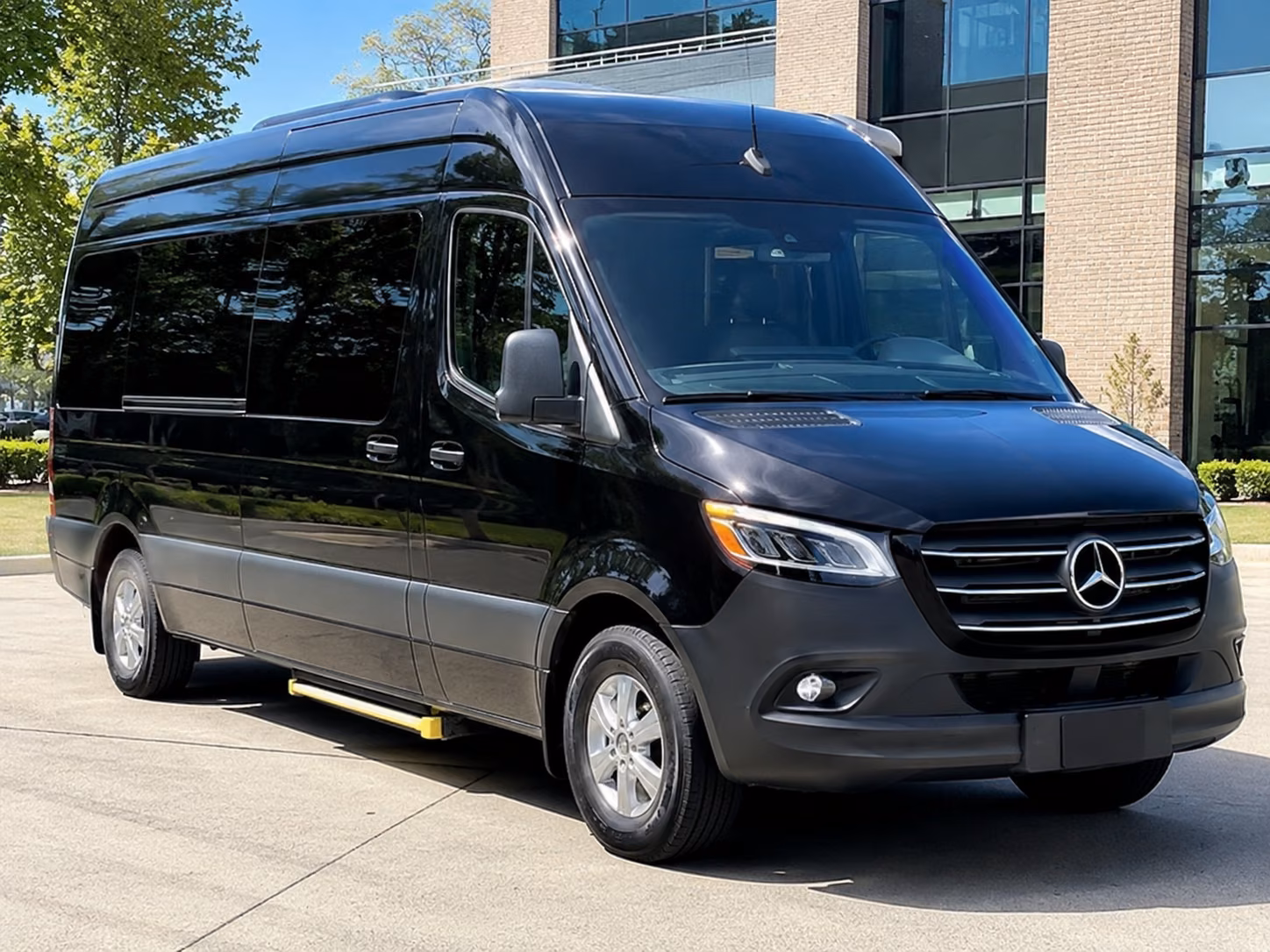 minneapolis corporate shuttle buses for minneapolis businesses