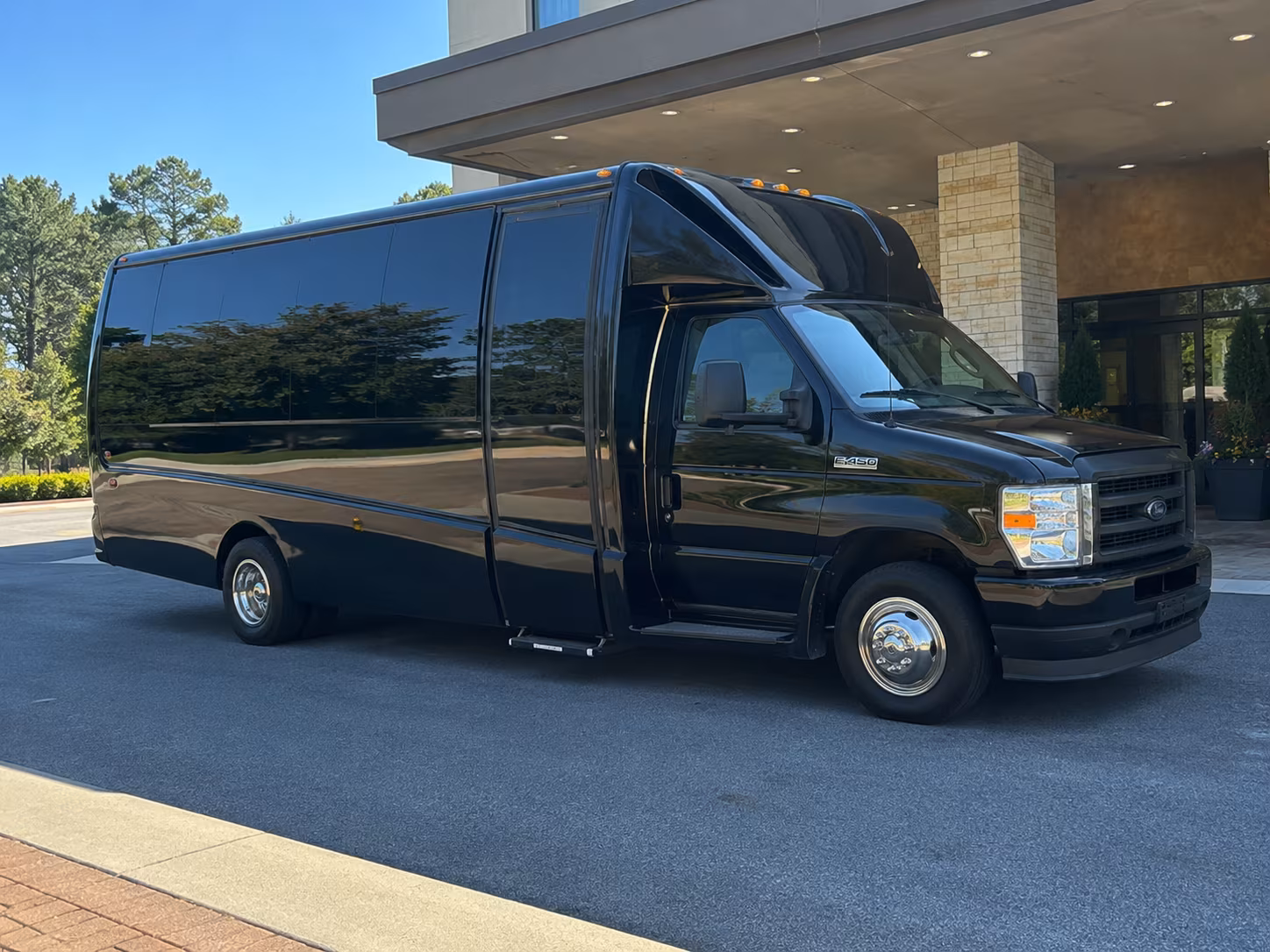 saint paul discreet government and military shuttles in saint paul