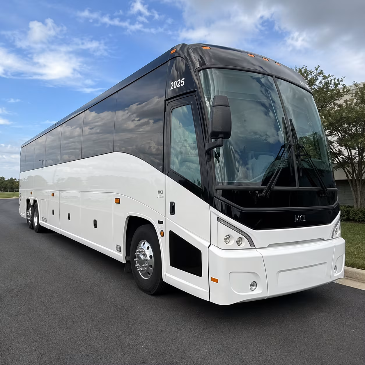 with siouxfallscharterbuscompany com you get instant pricing tons of bus options and zero hassle for long distance trips from sioux falls